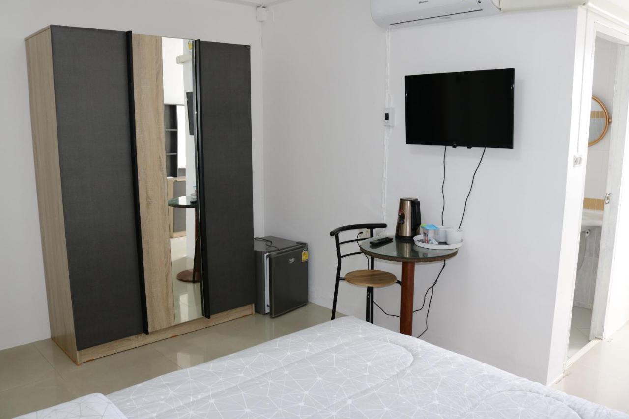 Cafe Nana Hotel Nong Prue ภายนอก รูปภาพ